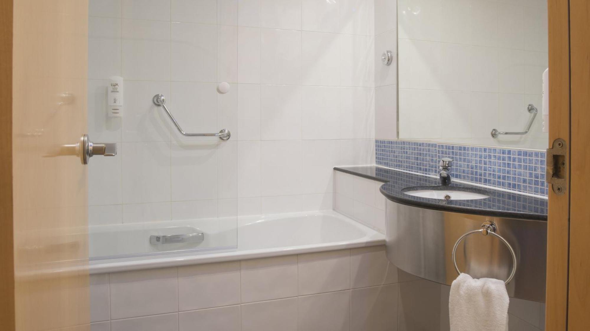 Holiday Inn Express Madrid-Getafe By Ihg Εξωτερικό φωτογραφία