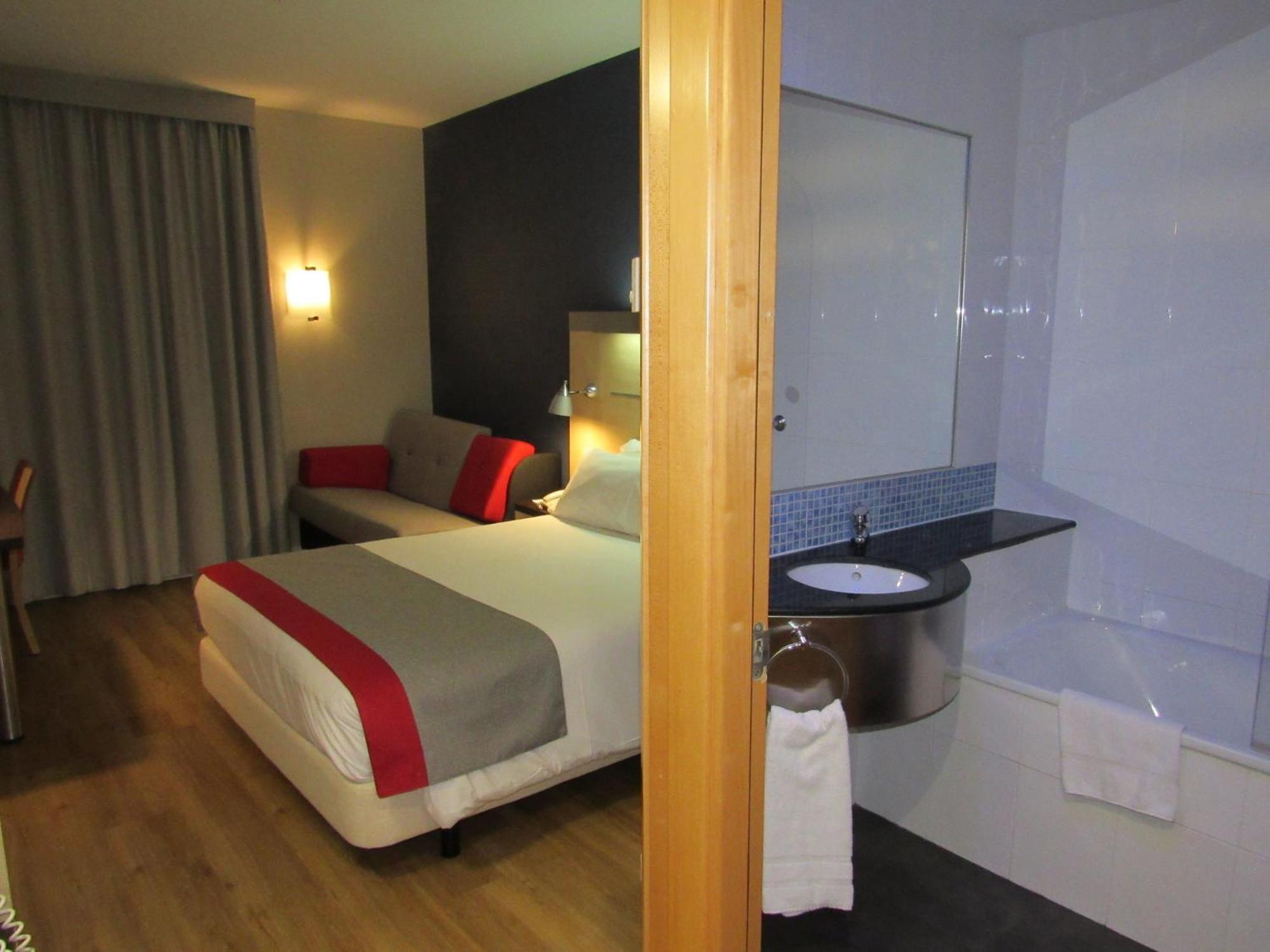 Holiday Inn Express Madrid-Getafe By Ihg Εξωτερικό φωτογραφία