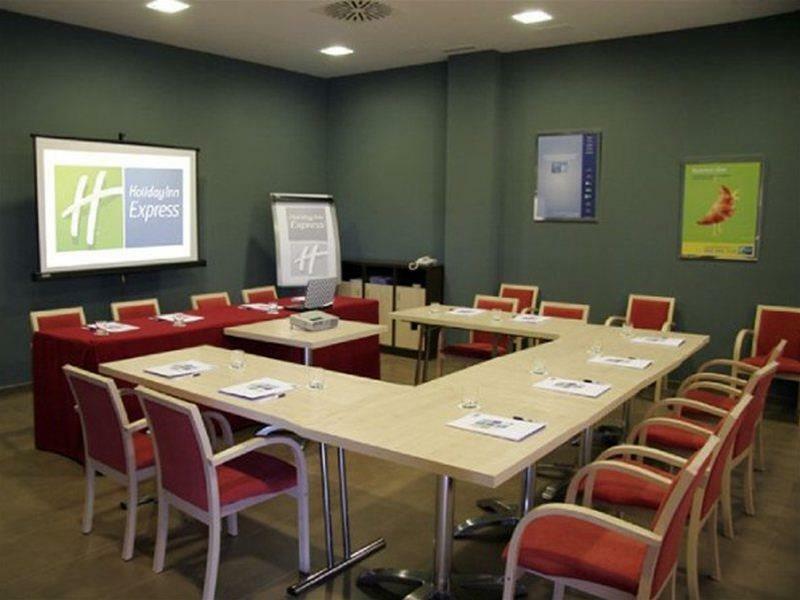 Holiday Inn Express Madrid-Getafe By Ihg Εξωτερικό φωτογραφία